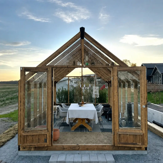 Russell Carson's garden room